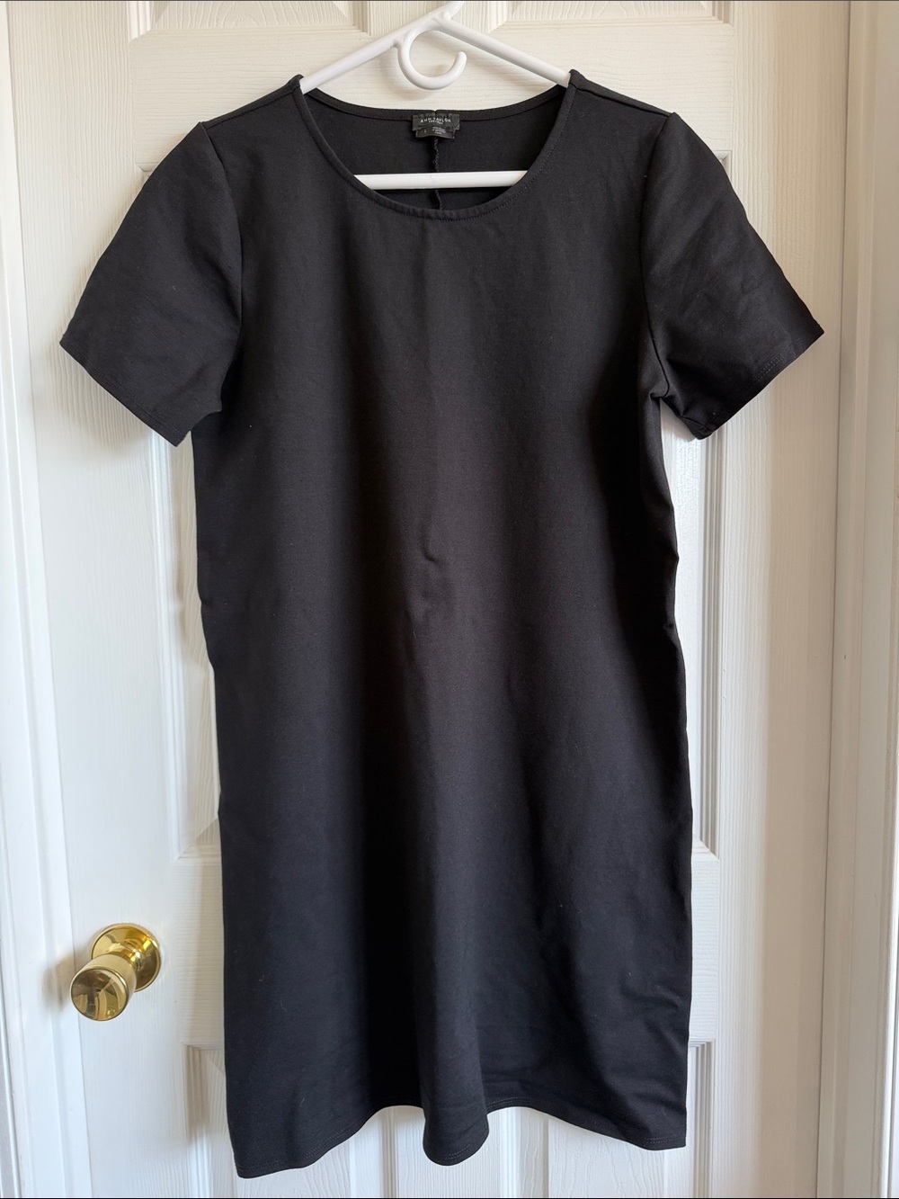 Ann Taylor Factory Black Short-Sleeve Midi Shift Dress